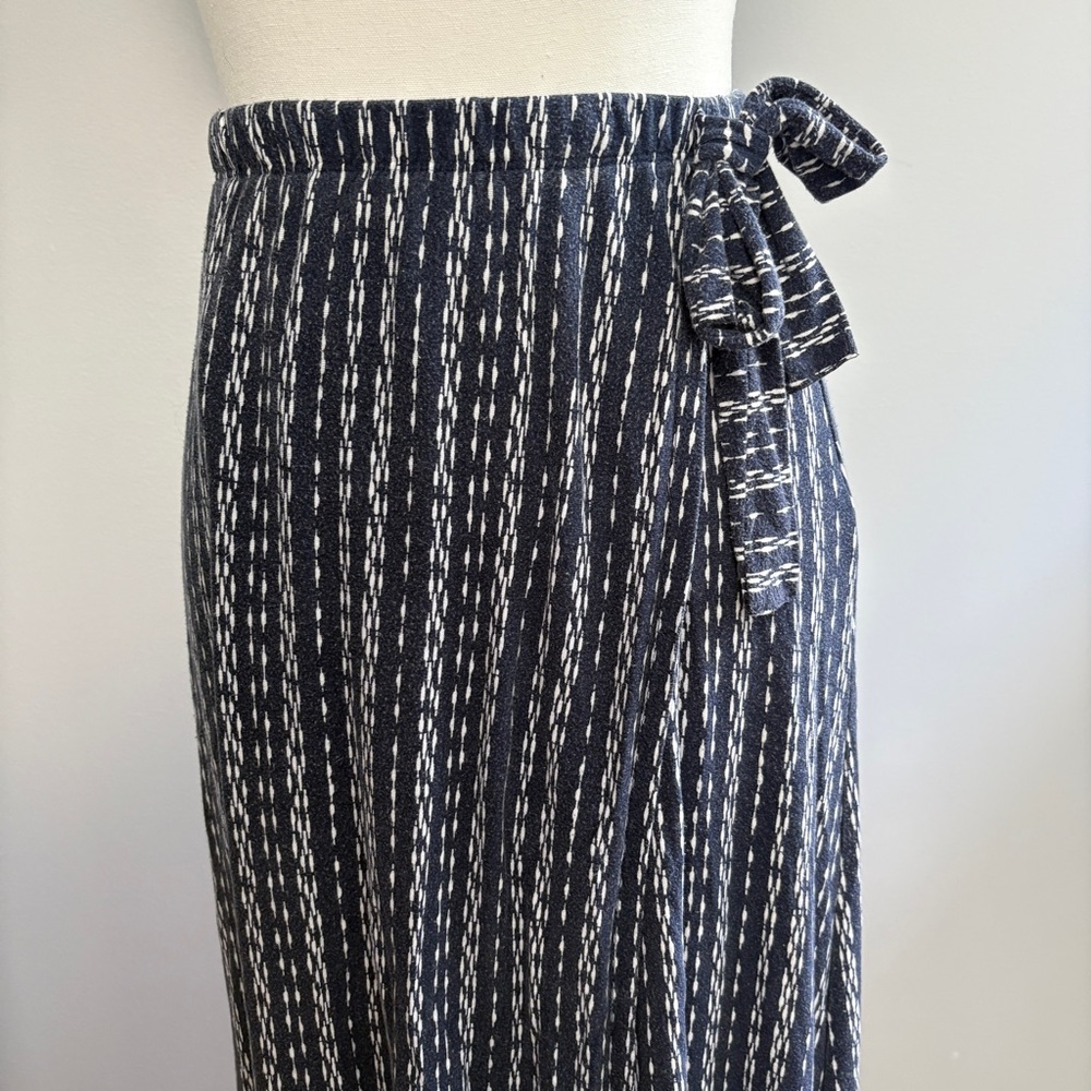 Loveappella High-Low Patterned Midi Skirt